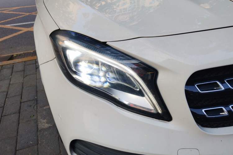 Used Mercedes-Benz GLA 2018 GLA 200 Polar Limited Edition Right Front Headlight