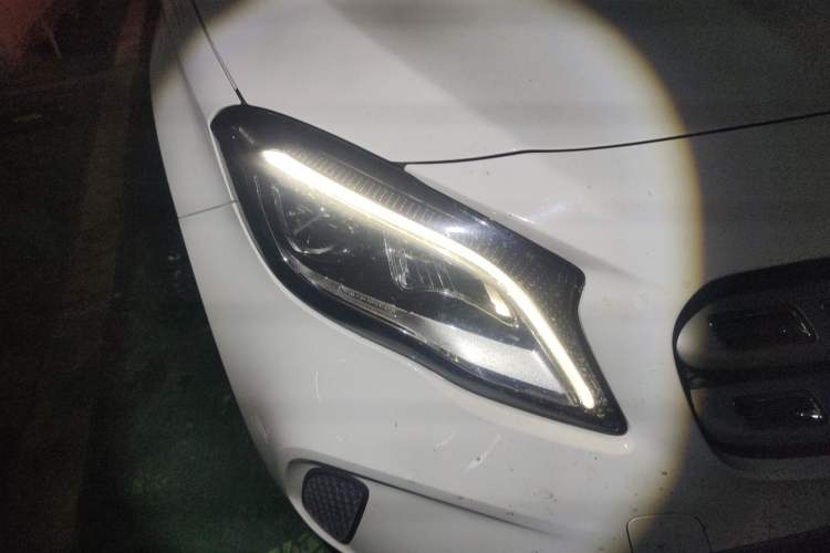 Used Mercedes-Benz GLA 2018 GLA 200 Fashion Model Right Front Headlight