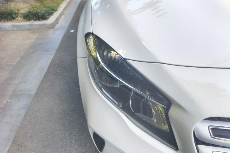 Used Mercedes-Benz GLA 2018 GLA 200 Sport Edition Right Front Headlight