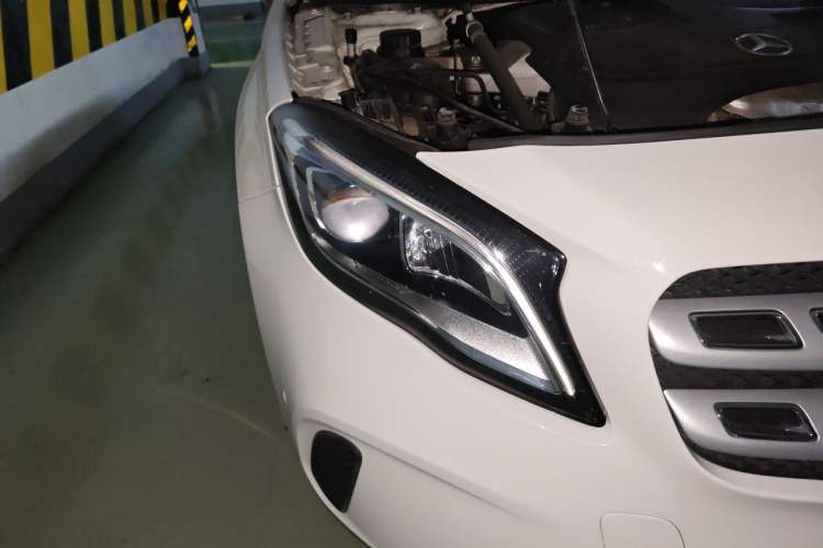 Used Mercedes-Benz GLA 2018 GLA 200 Fashion Model Right Front Headlight