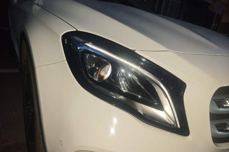 Used Mercedes-Benz GLA 2018 GLA 200 Fashion Model Right Front Headlight