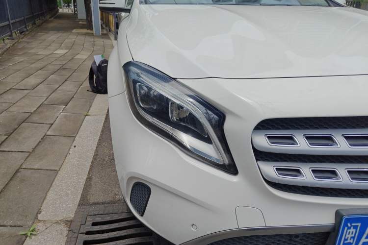 Used Mercedes-Benz GLA 2018 GLA 200 Fashion Model Right Front Headlight