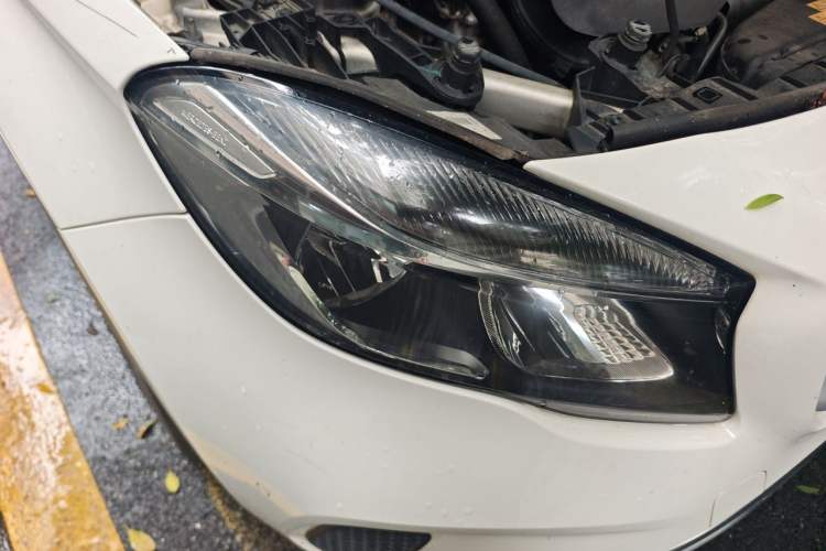 Used Mercedes-Benz GLA 2018 GLA 200 Sport Edition Right Front Headlight