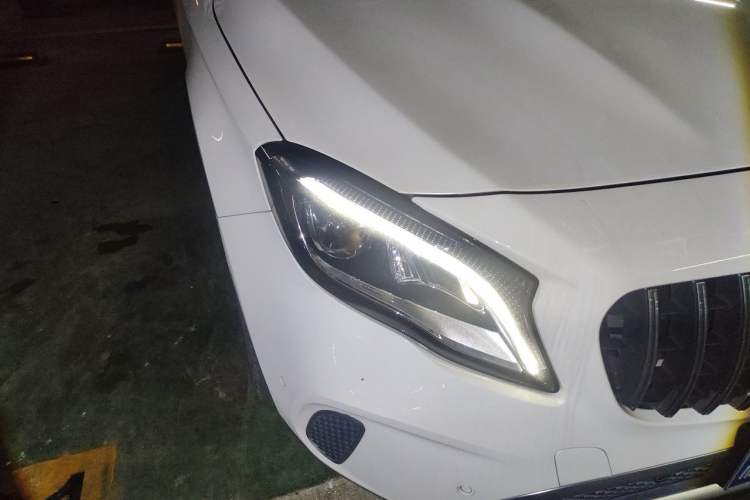 Used Mercedes-Benz GLA 2018 GLA 200 Fashion Model Right Front Headlight