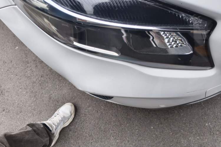Used Mercedes-Benz GLA 2018 GLA 200 Sport Edition Right Front Headlight