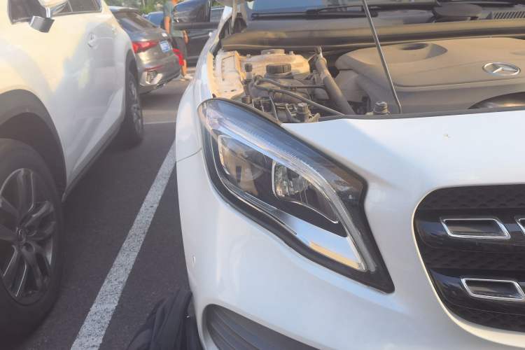 Used Mercedes-Benz GLA 2018 GLA 220 4MATIC Sport Edition Right Front Headlight