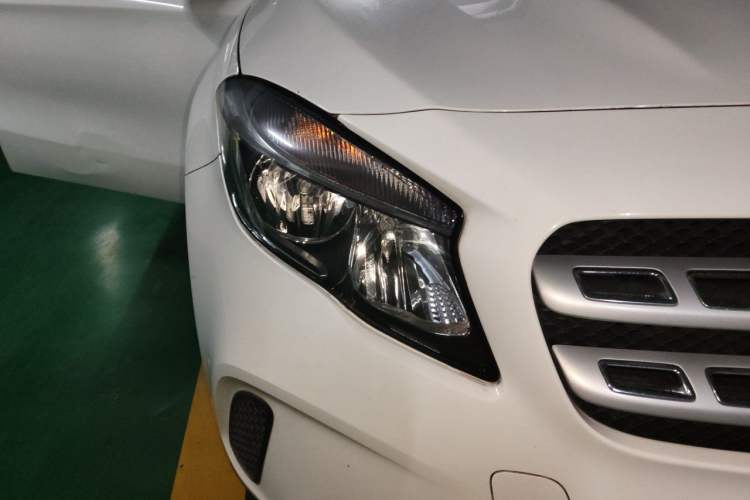 Used Mercedes-Benz GLA 2018 GLA 200 Sport Edition Right Front Headlight