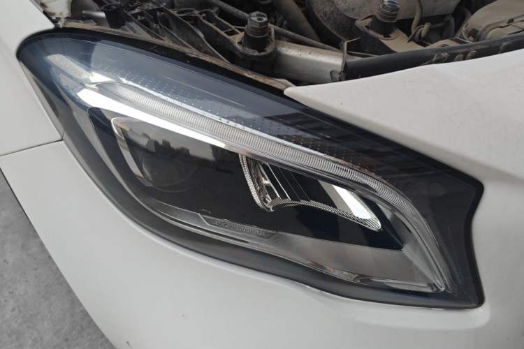 Used Mercedes-Benz GLA 2018 GLA 200 Fashion Model Right Front Headlight