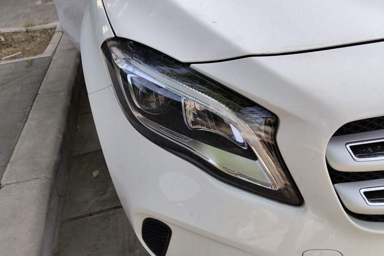 Used Mercedes-Benz GLA 2018 GLA 200 Fashion Model Right Front Headlight