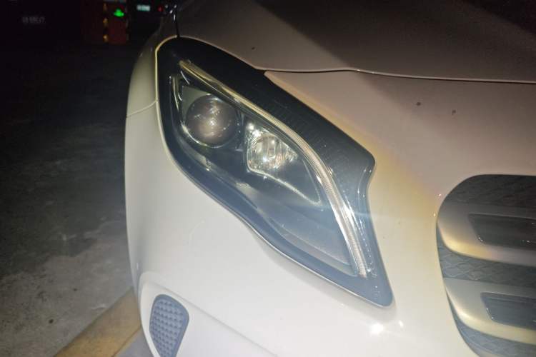 Used Mercedes-Benz GLA 2018 GLA 200 Fashion Model Right Front Headlight