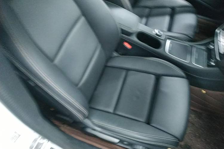 Used Mercedes-Benz GLA 2018 GLA 200 Fashion Model Right Front Seat