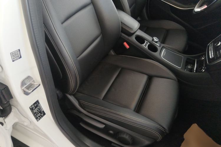 Used Mercedes-Benz GLA 2018 GLA 200 Sport Edition Right Front Seat