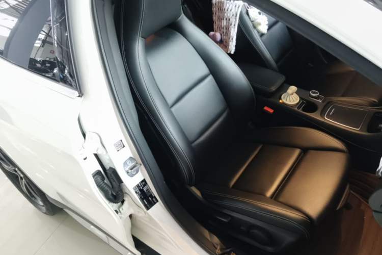 Used Mercedes-Benz GLA 2018 GLA 200 Fashion Model Right Front Seat