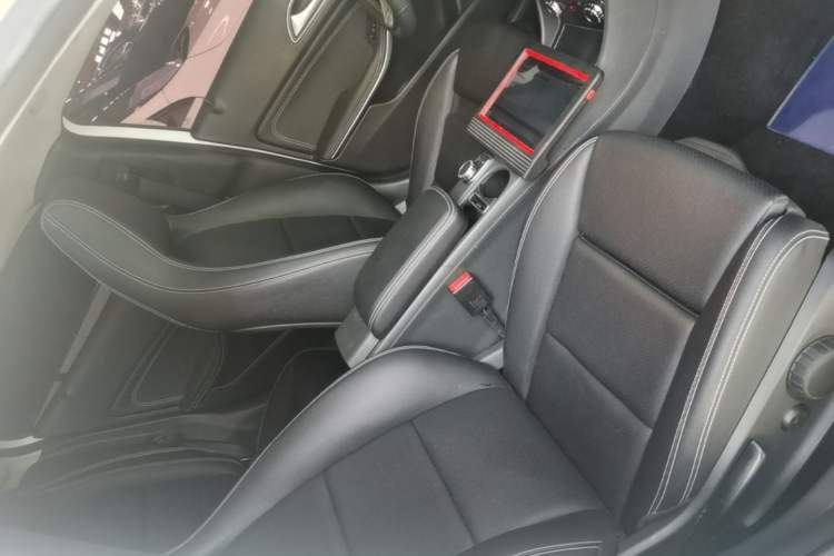 Used Mercedes-Benz GLA 2018 GLA 200 Sport Edition Right Front Seat