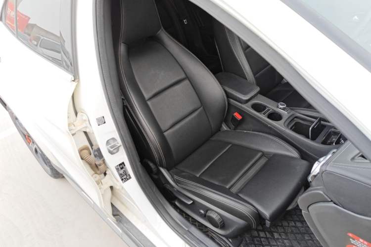 Used Mercedes-Benz GLA 2018 GLA 200 Fashion Model Right Front Seat