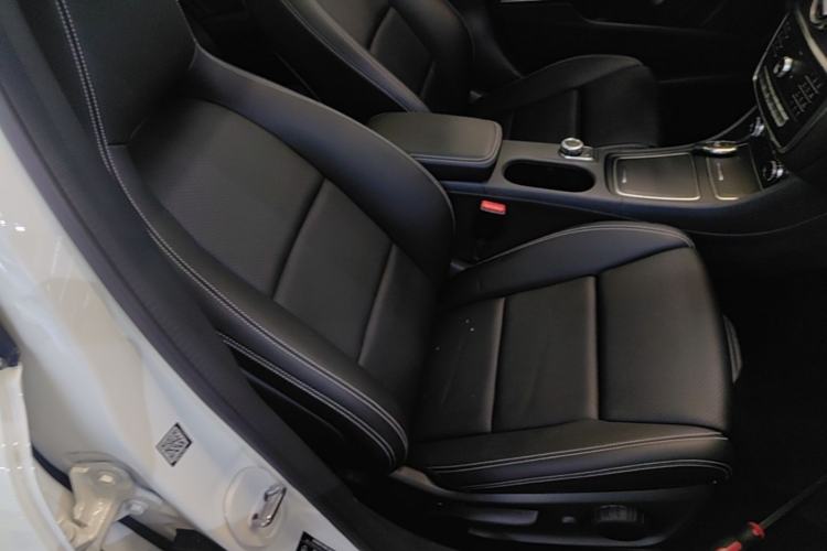 Used Mercedes-Benz GLA 2018 GLA 200 Fashion Model Right Front Seat