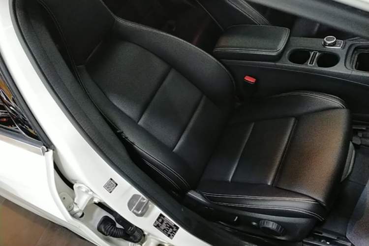 Used Mercedes-Benz GLA 2018 GLA 200 Fashion Model Right Front Seat