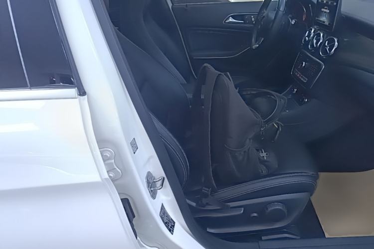 Used Mercedes-Benz GLA 2018 GLA 200 Fashion Model Right Front Seat