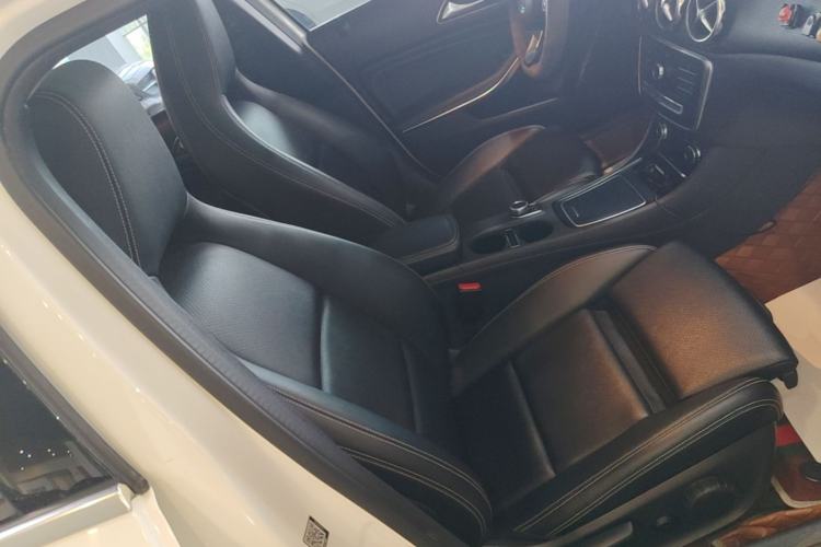 Used Mercedes-Benz GLA 2018 GLA 200 Sport Edition Right Front Seat