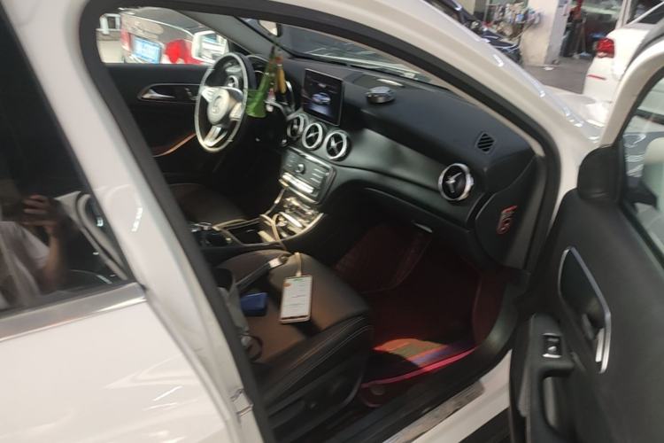 Used Mercedes-Benz GLA 2018 GLA 200 Fashion Model Right Front Seat