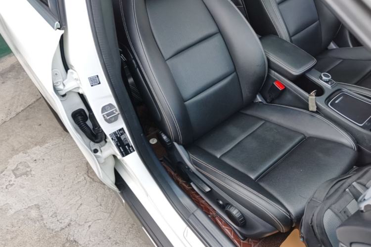 Used Mercedes-Benz GLA 2018 GLA 200 Sport Edition Right Front Seat