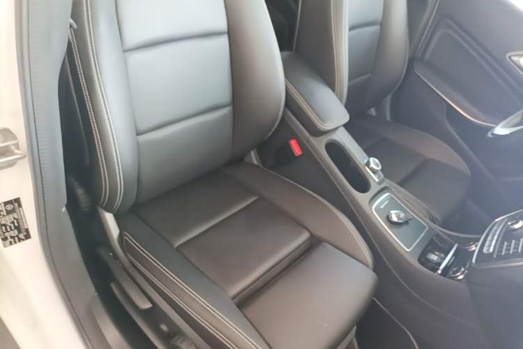 Used Mercedes-Benz GLA 2018 GLA 200 Fashion Model Right Front Seat