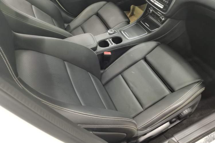 Used Mercedes-Benz GLA 2018 GLA 200 Sport Edition Right Front Seat