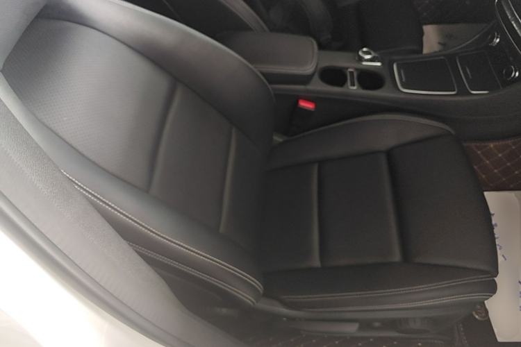Used Mercedes-Benz GLA 2018 GLA 200 Fashion Model Right Front Seat