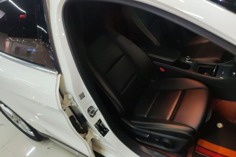 Used Mercedes-Benz GLA 2018 GLA 200 Sport Edition Right Front Seat
