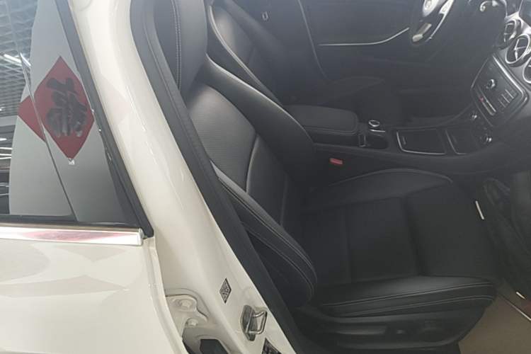 Used Mercedes-Benz GLA 2018 GLA 200 Fashion Model Right Front Seat