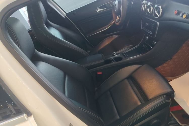 Used Mercedes-Benz GLA 2018 GLA 200 Sport Edition Right Front Seat
