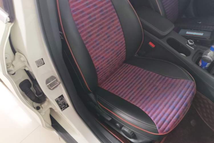 Used Mercedes-Benz GLA 2018 GLA 200 Sport Edition Right Front Seat
