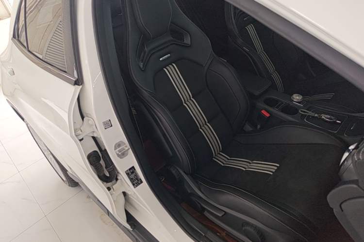 Used Mercedes-Benz GLA 2018 GLA 200 Polar Limited Edition Right Front Seat
