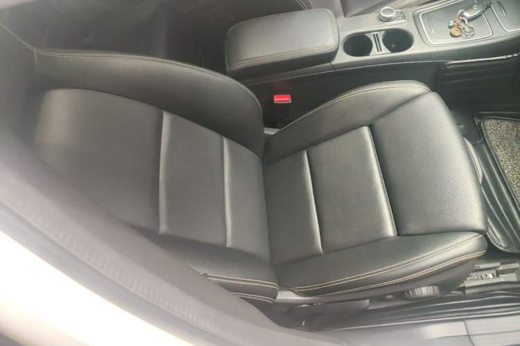 Used Mercedes-Benz GLA 2018 GLA 200 Fashion Model Right Front Seat