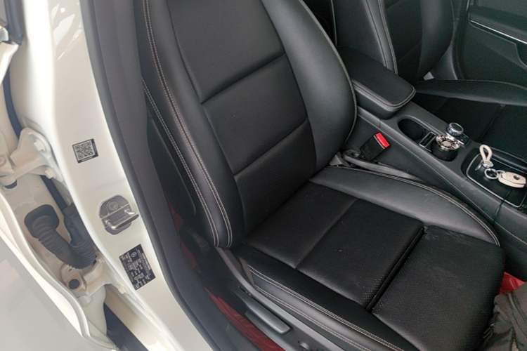 Used Mercedes-Benz GLA 2018 GLA 200 Fashion Model Right Front Seat