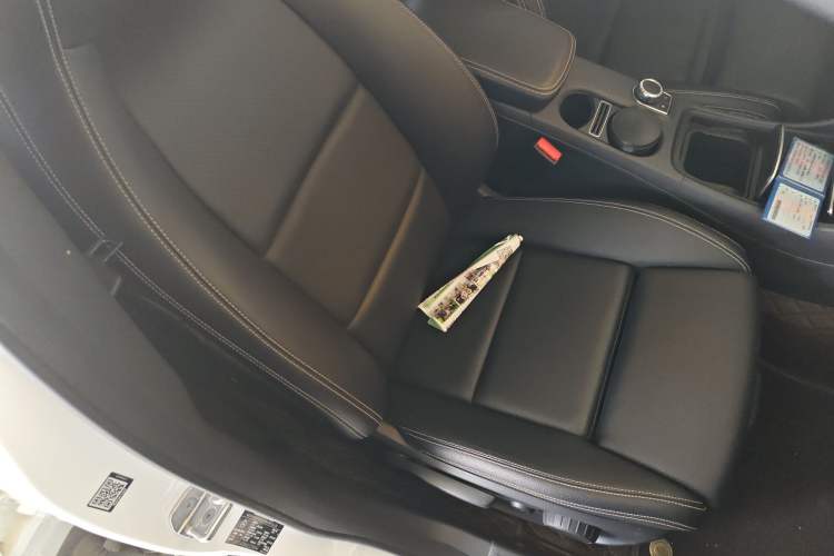 Used Mercedes-Benz GLA 2018 GLA 200 Sport Edition Right Front Seat