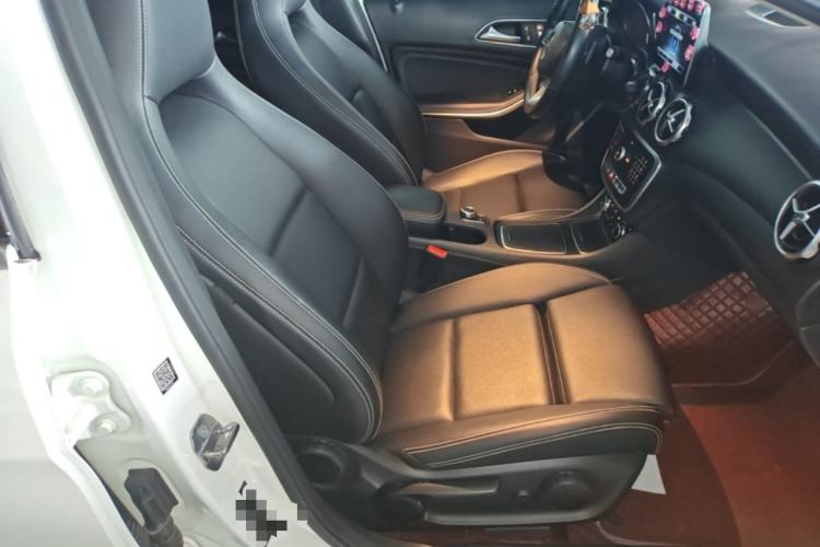 Used Mercedes-Benz GLA 2018 GLA 200 Sport Edition Right Front Seat