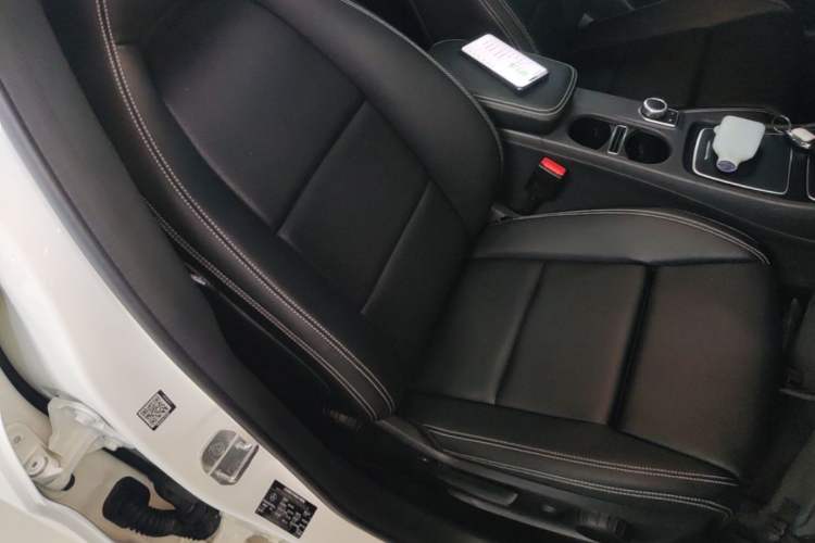 Used Mercedes-Benz GLA 2018 GLA 200 Fashion Model Right Front Seat