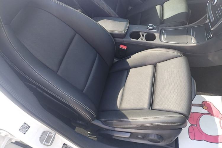 Used Mercedes-Benz GLA 2018 GLA 200 Sport Edition Right Front Seat