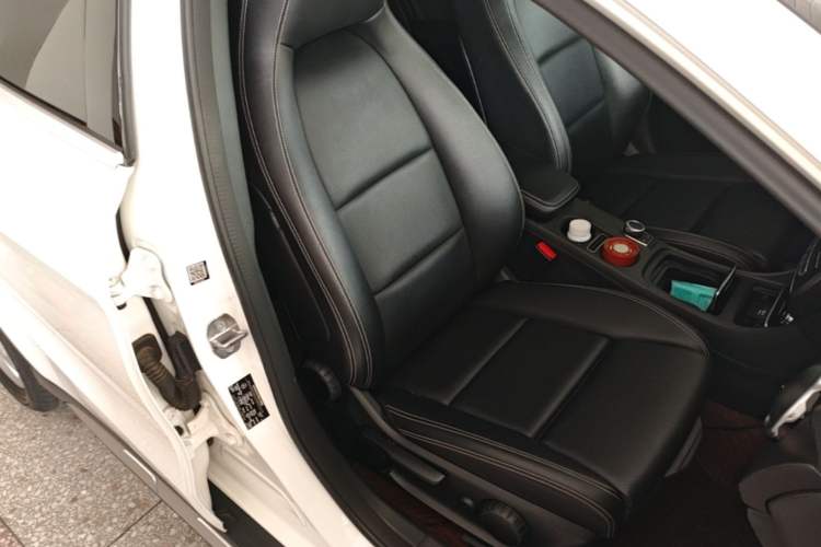 Used Mercedes-Benz GLA 2018 GLA 200 Sport Edition Right Front Seat