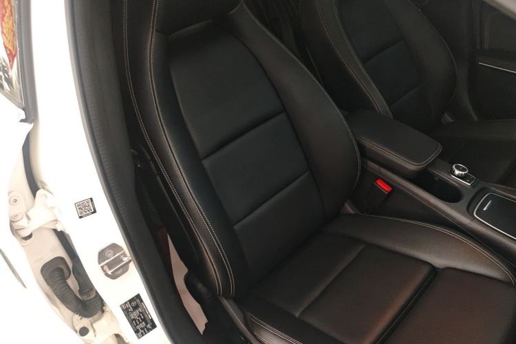Used Mercedes-Benz GLA 2018 GLA 200 Fashion Model Right Front Seat