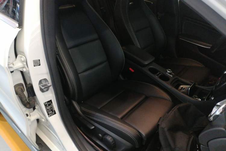 Used Mercedes-Benz GLA 2018 GLA 200 Fashion Model Right Front Seat