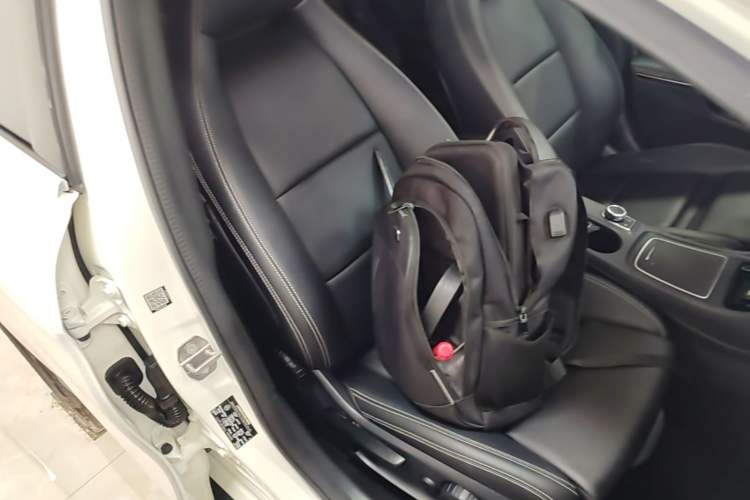 Used Mercedes-Benz GLA 2018 GLA 200 Fashion Model Right Front Seat