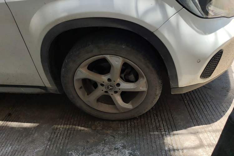Used Mercedes-Benz GLA 2018 GLA 200 Sport Edition Right Front Wheel Hub