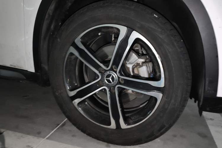 Used Mercedes-Benz GLA 2018 GLA 200 Fashion Model Right Front Wheel Hub