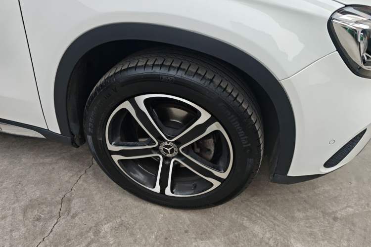 Used Mercedes-Benz GLA 2018 GLA 200 Fashion Model Right Front Wheel Hub