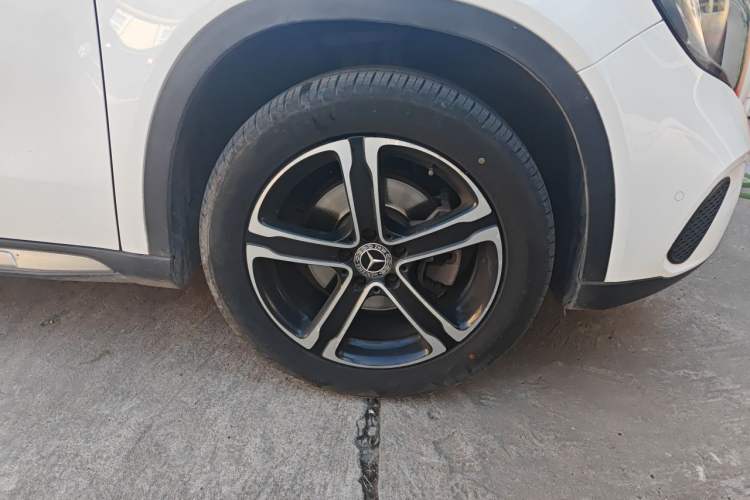 Used Mercedes-Benz GLA 2018 GLA 200 Fashion Model Right Front Wheel Hub