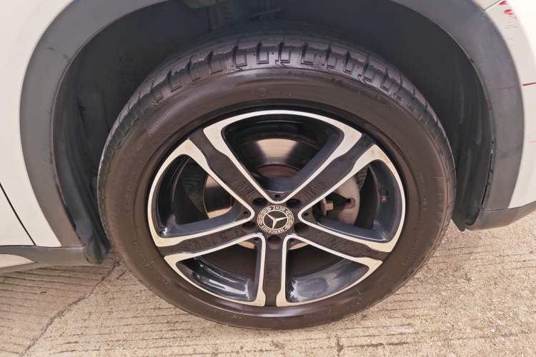 Used Mercedes-Benz GLA 2018 GLA 200 Fashion Model Right Front Wheel Hub
