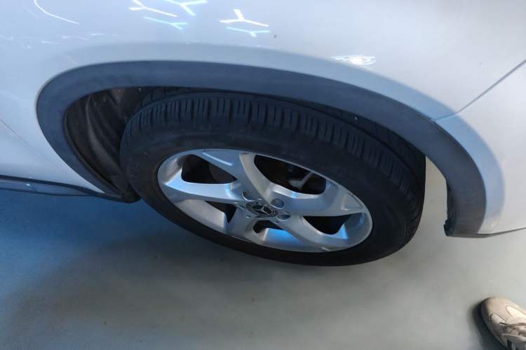 Used Mercedes-Benz GLA 2018 GLA 200 Sport Edition Right Front Wheel Hub