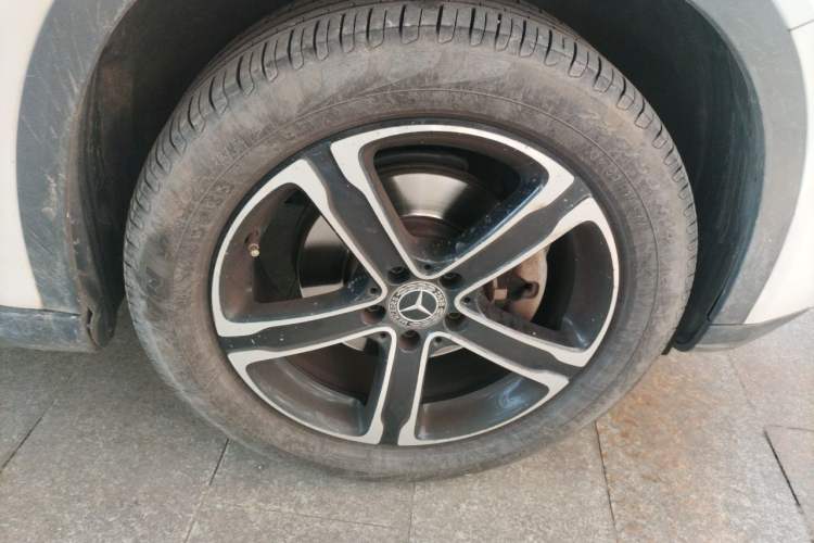 Used Mercedes-Benz GLA 2018 GLA 200 Fashion Model Right Front Wheel Hub
